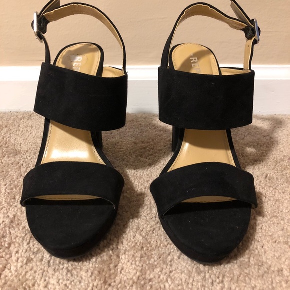 Black velvet chunky heel, size 8 - Picture 2 of 3